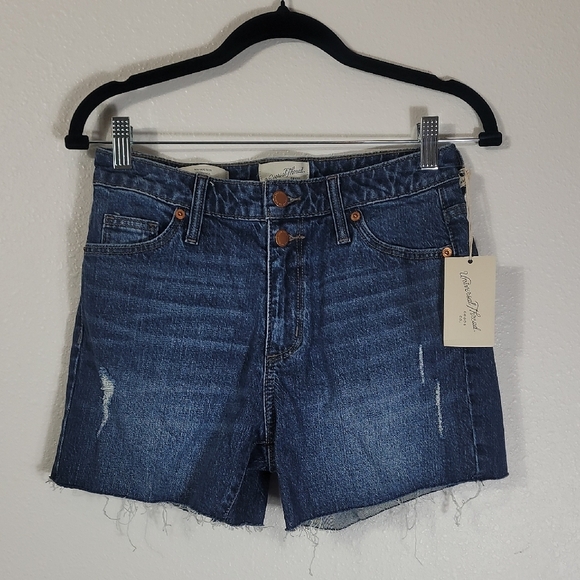 NWT Universal Thread Vintage Midi Shorts Size 0/25 Denim Button Fly Raw Hem Blue - Picture 1 of 9